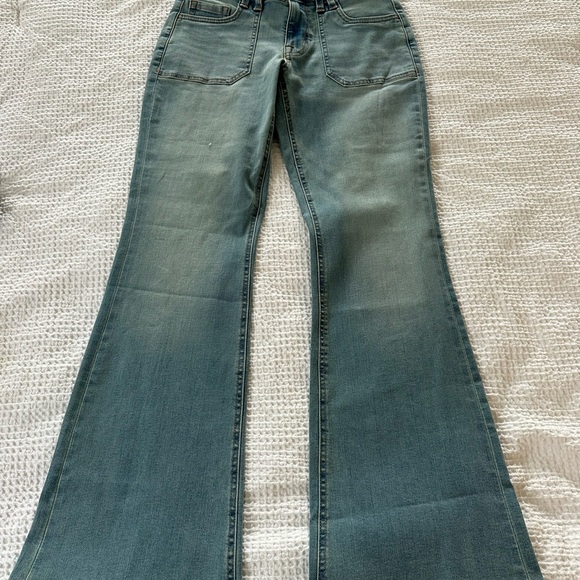 Both size 6 Aeropostale jeans never worn wide leg and flare - Picture 2 of 3